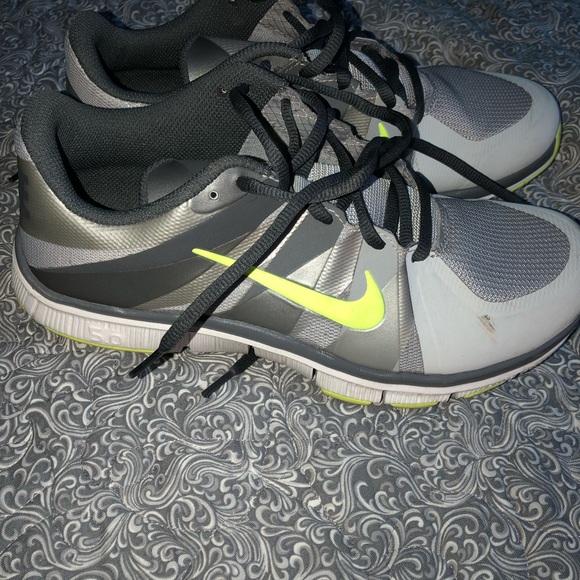 Nike Free Runs - Picture 3 of 4